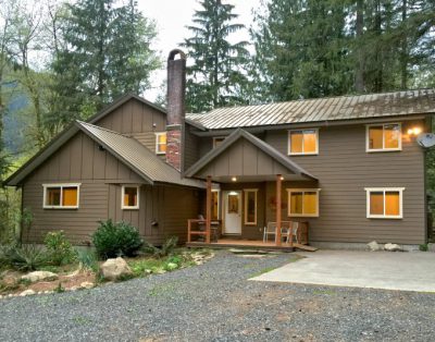 Mt Baker Lodging Cabin #3 – Very large cabin on acreage!